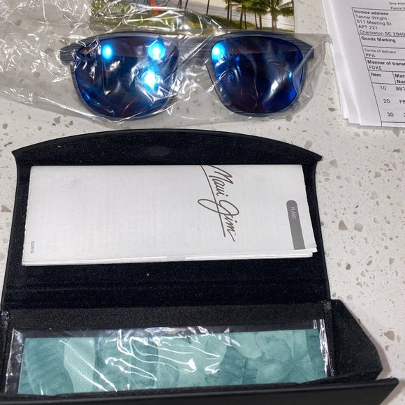 Maui Jim DRAGON'S TEETH Polarized Classic Sunglass - Picture 3 of 4